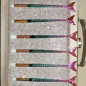 Make-up brushes